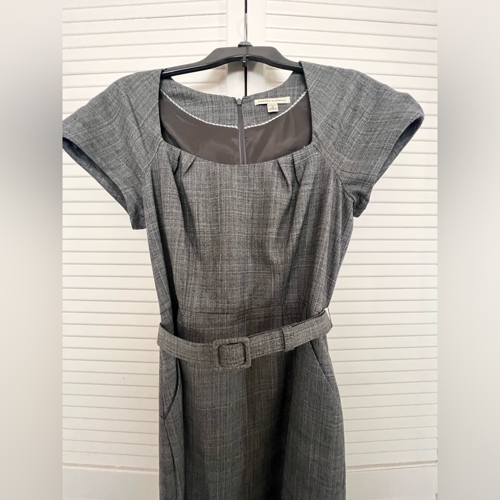 Banana Republic Stretch Glen Plaid Belted Midi Dress Square Neck Gray Size 10